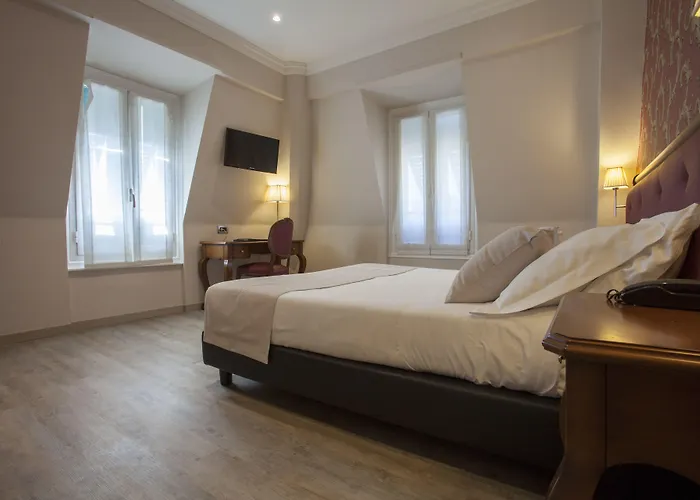 Astoria Hotel 4*