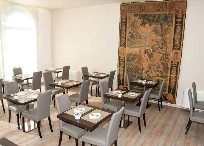 Astoria Hotel 4*