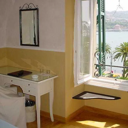 Astoria 4*