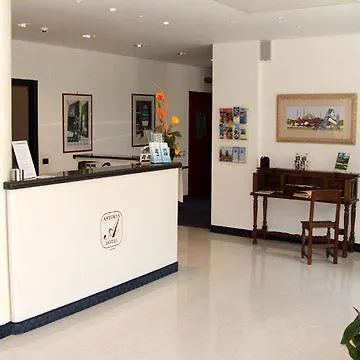 Astoria Hotel 4*