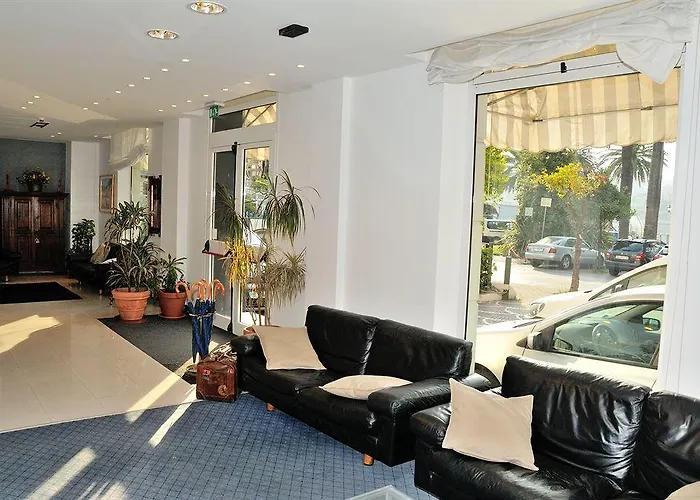 ホテル アストリア 4*