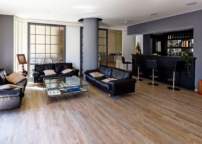 أستوريا فندق