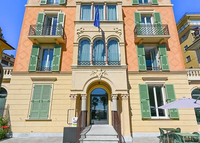 アストリア ホテル 4*